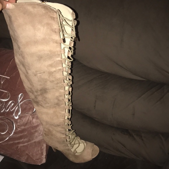 Thigh high open toe heals - Picture 2 of 3